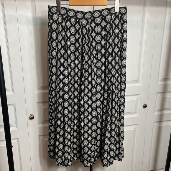 Button Down 90s Maxi Skirt - Picture 15 of 16